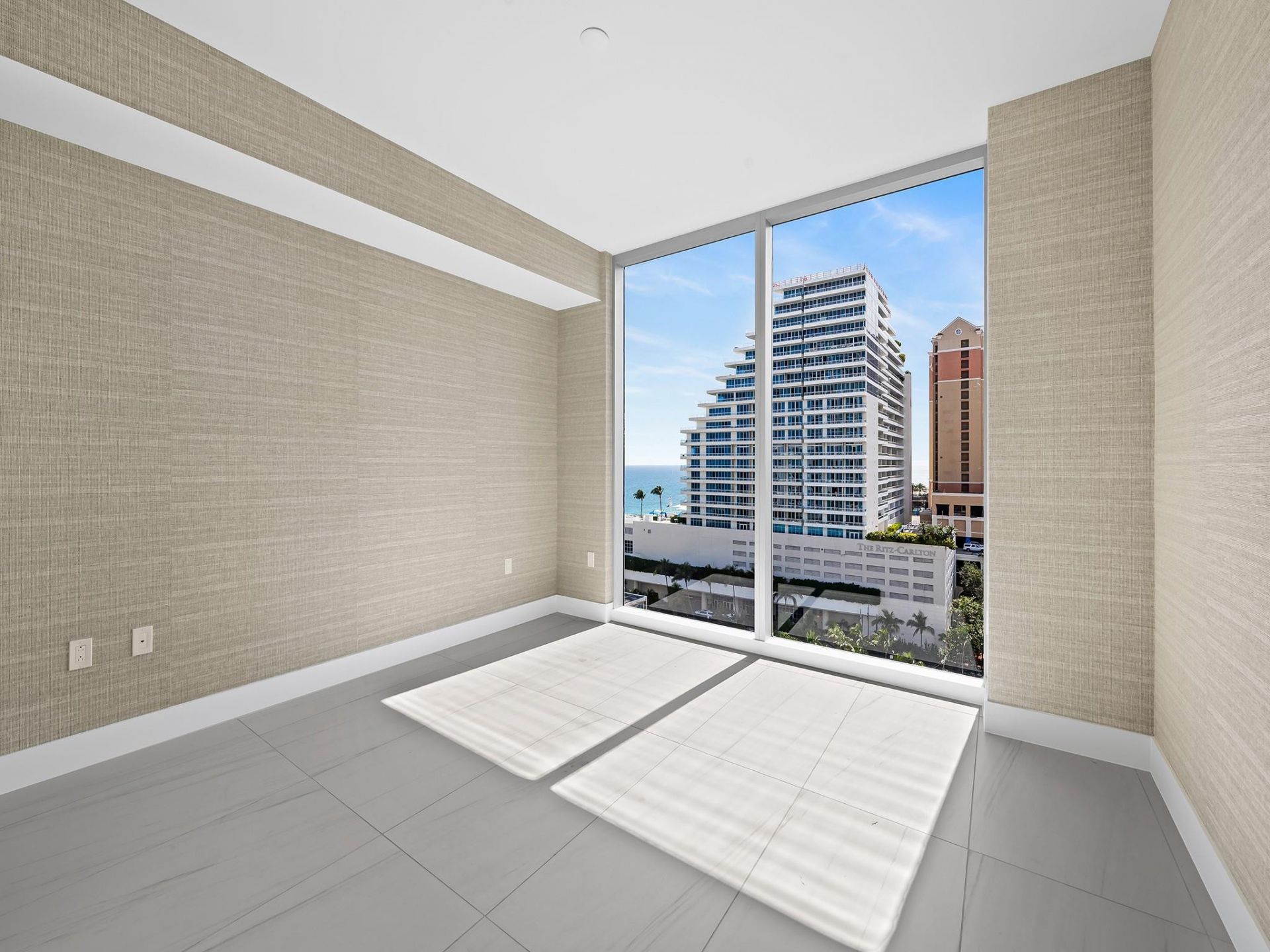 153 N Seabreeze Boulevard, Unit 1002, Fort Lauderdale, FL 33304 Photo
