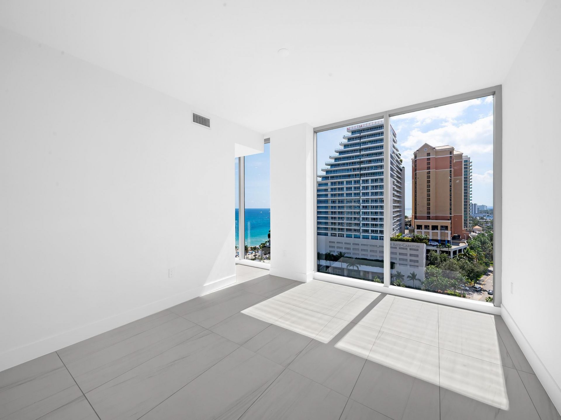 153 N Seabreeze Boulevard, Unit 1002, Fort Lauderdale, FL 33304 Photo