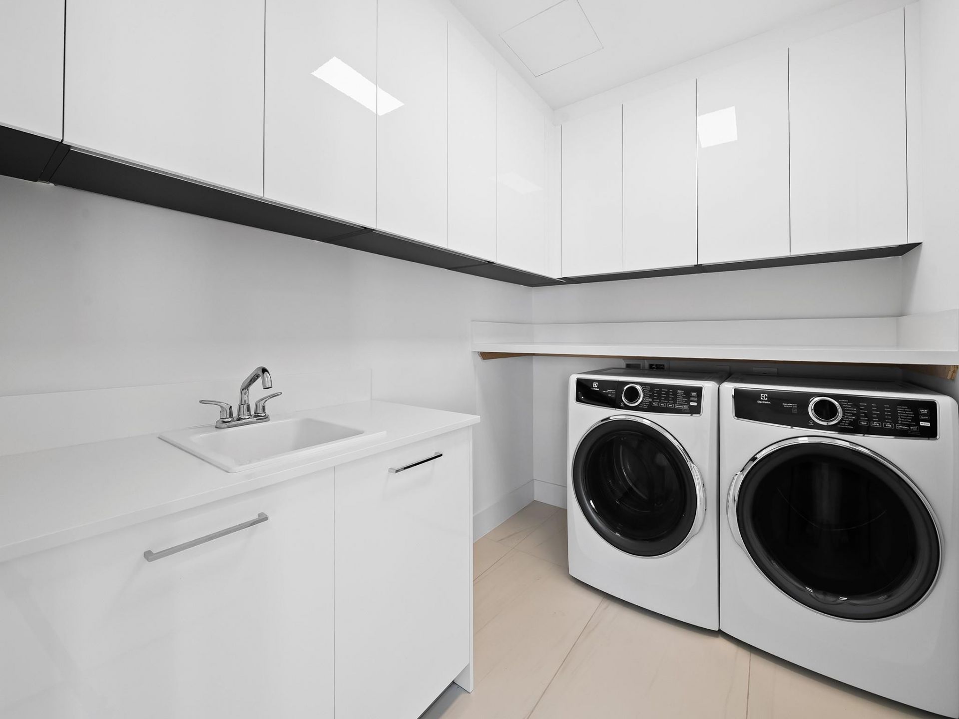 153 N Seabreeze Boulevard, Unit 1002, Fort Lauderdale, FL 33304 Photo