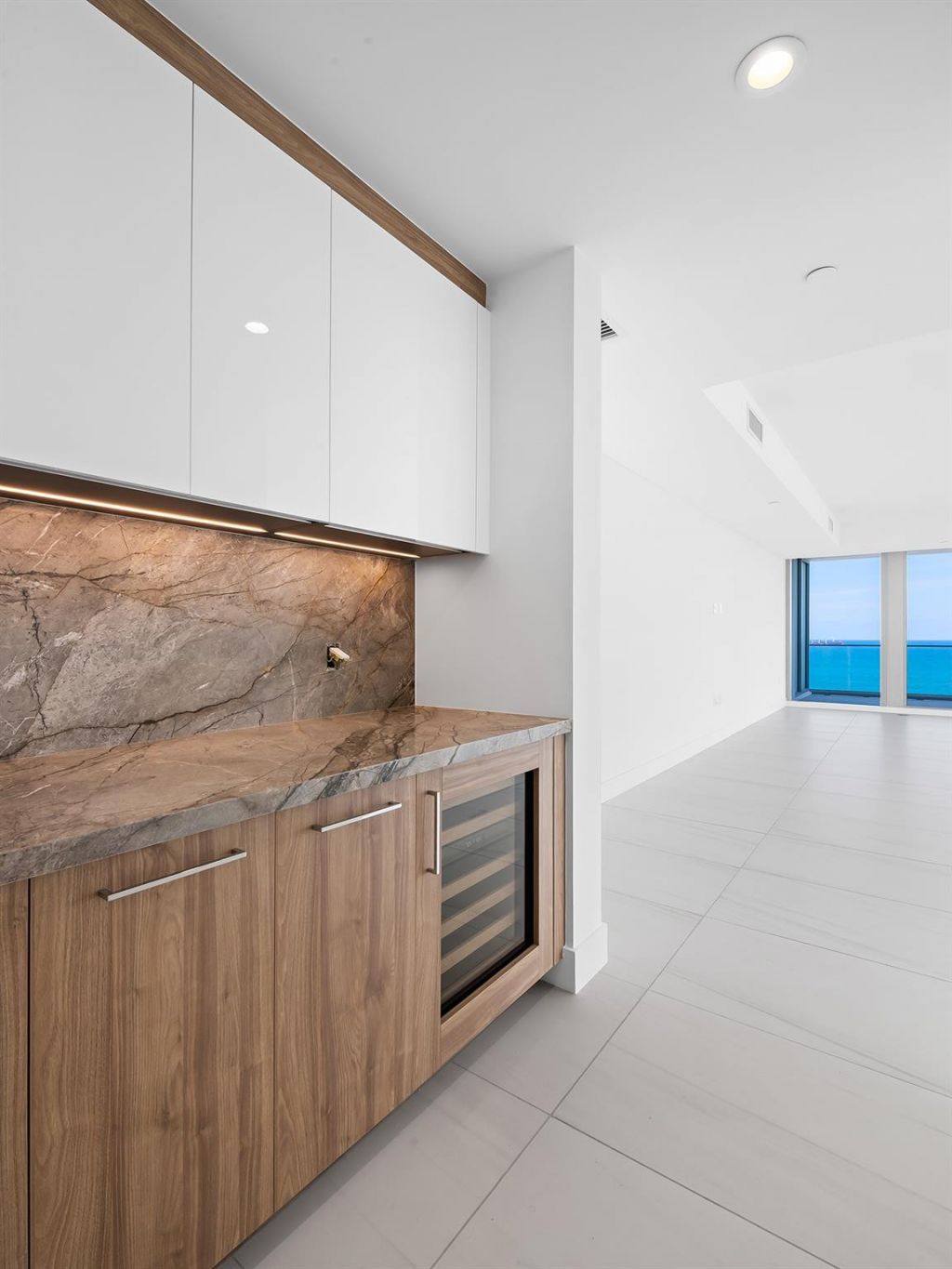 153 N Seabreeze Boulevard, Unit 1002, Fort Lauderdale, FL 33304 Photo