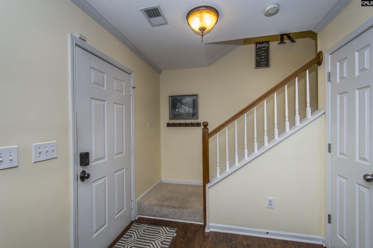 210 Pond Oak Lane  Photo 5