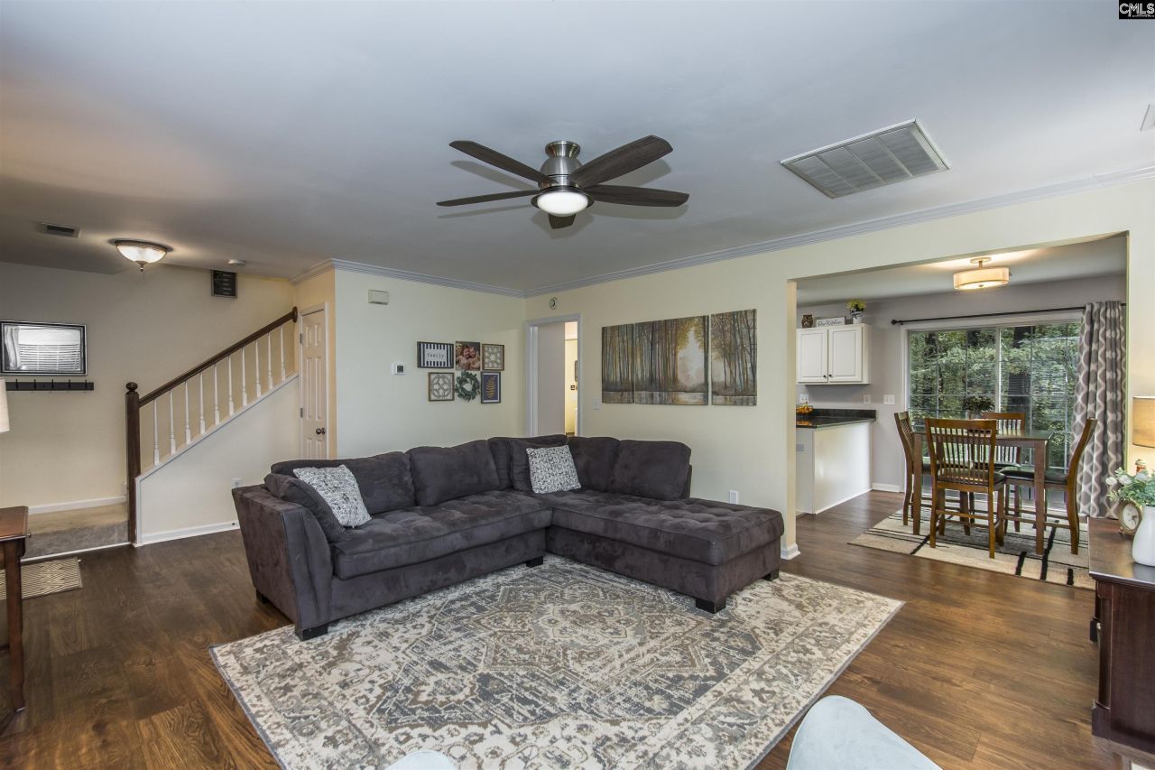 210 Pond Oak Lane  Photo 8