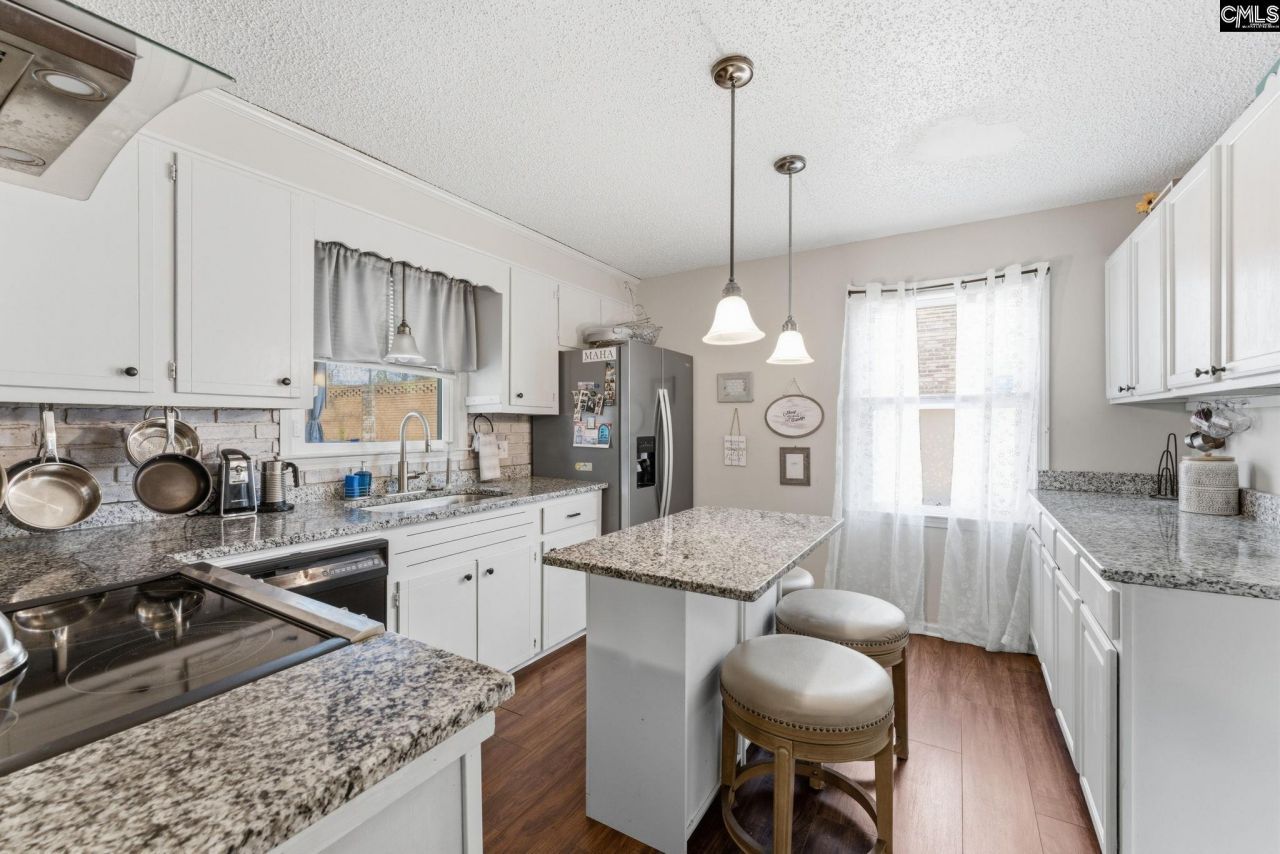 301 Duchess Trail Photo 12