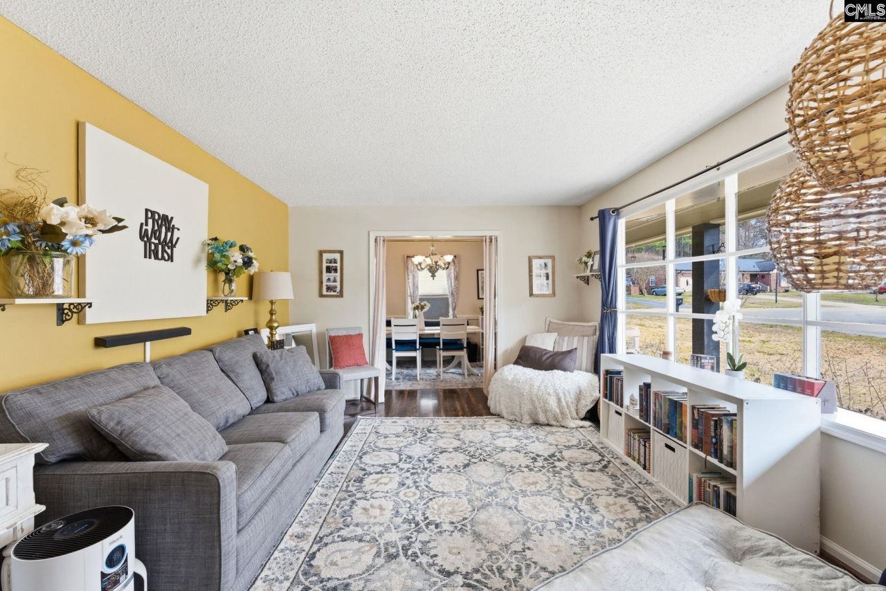 301 Duchess Trail Photo 7