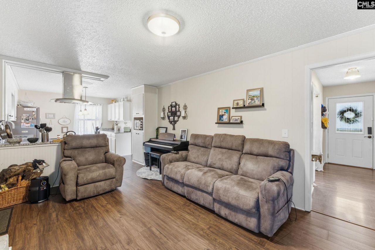 301 Duchess Trail Photo 9