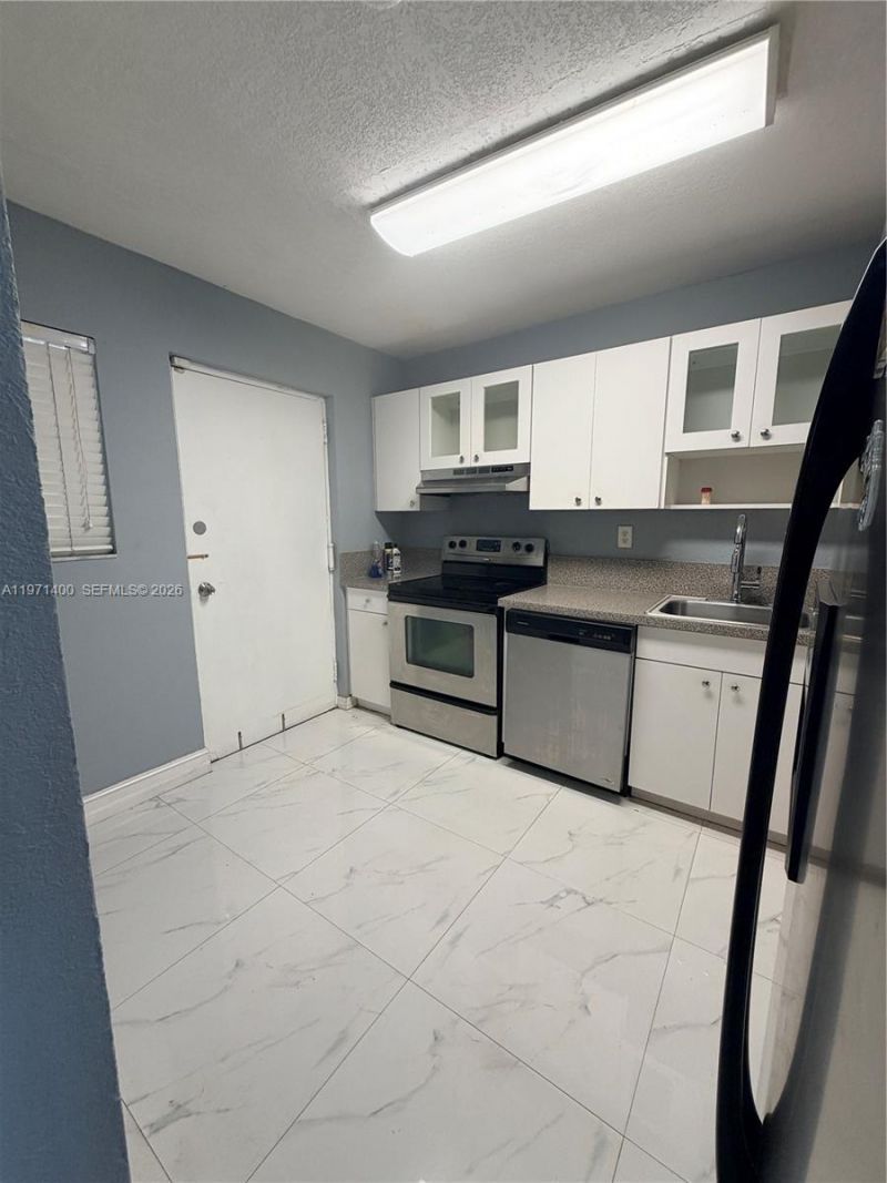 7430 Miami Lakes Dr, Unit E210, Miami Lakes, FL 33014 Photo