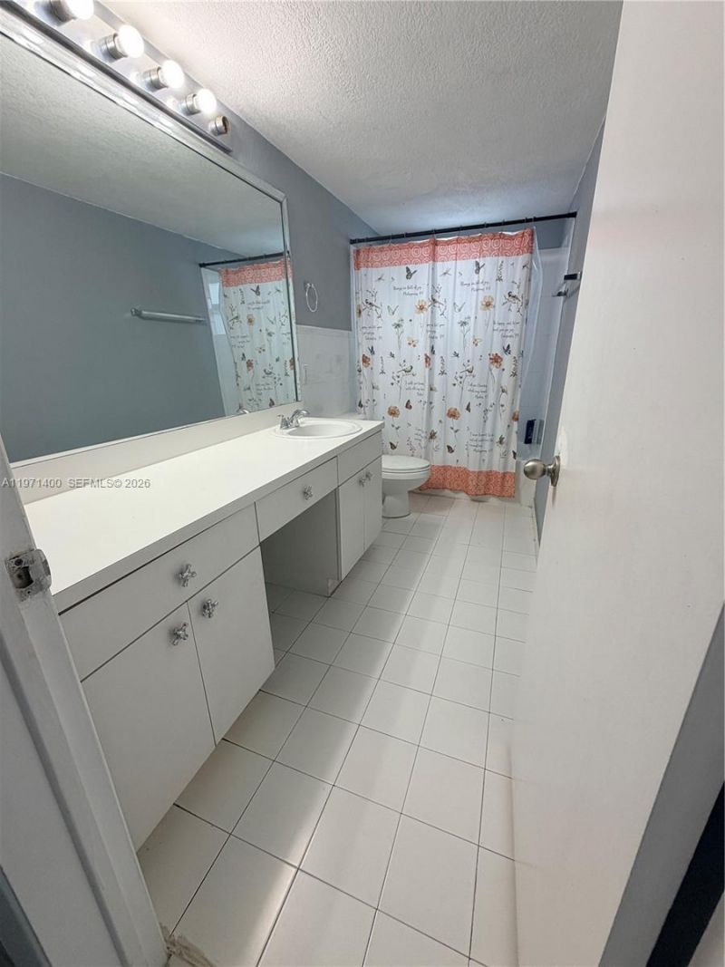7430 Miami Lakes Dr, Unit E210, Miami Lakes, FL 33014 Photo