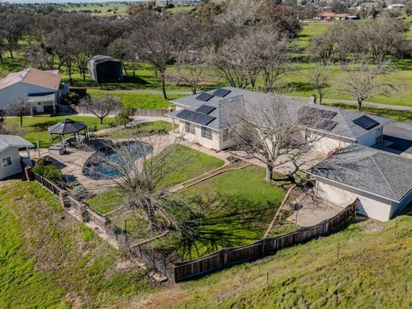 3290 Dry Creek Rd, Ione, CA 95640