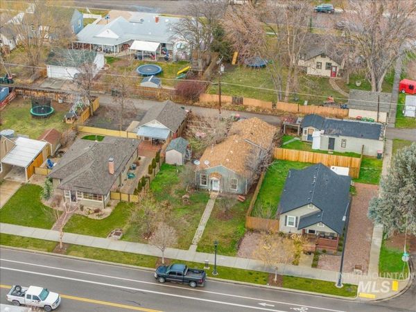 432 E Pine, Meridian, ID 83642