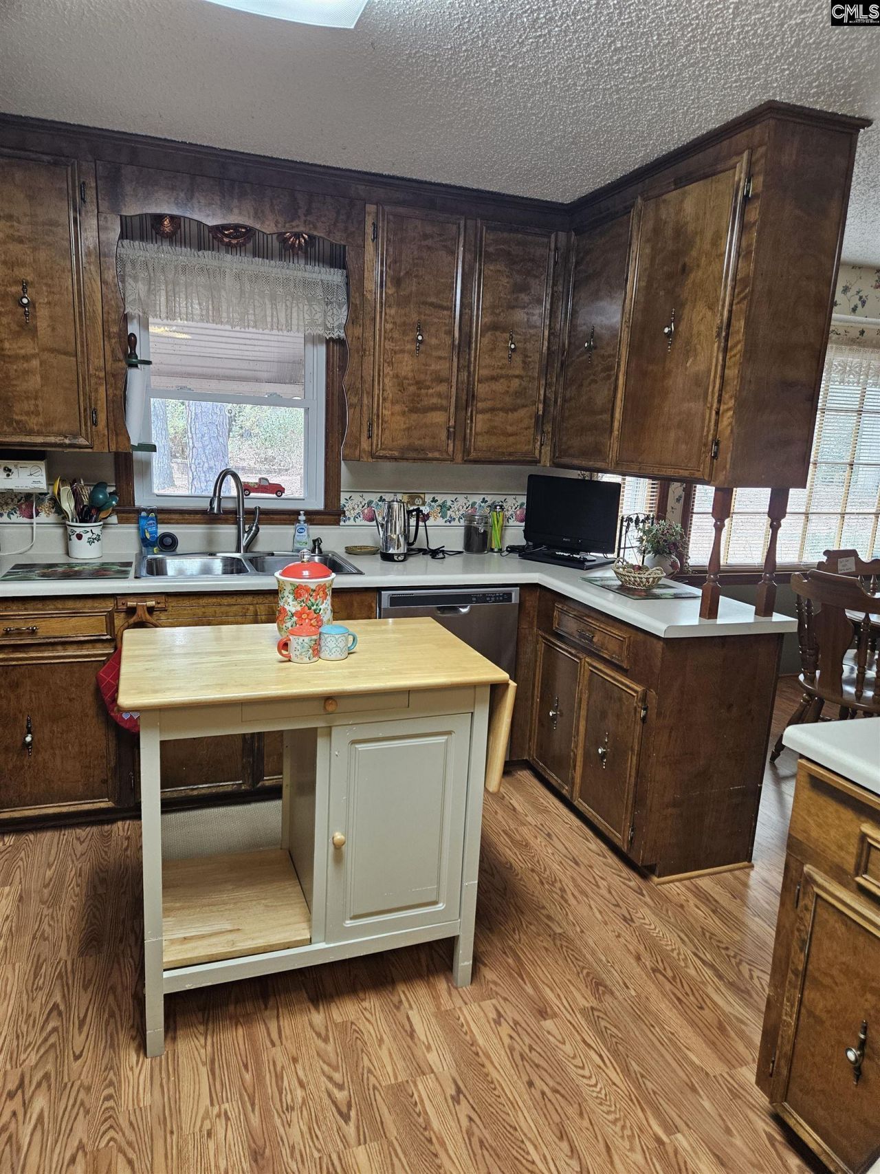 303 Carlisle Avenue  Photo 11