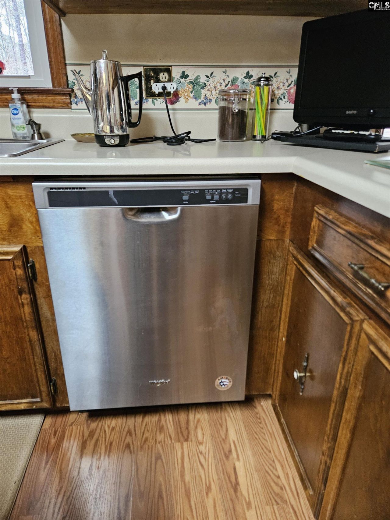 303 Carlisle Avenue  Photo 14