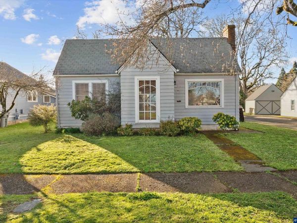 923 SW Ellis St, Dallas, OR 97338