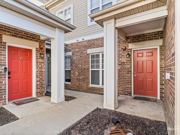 116 Clubhouse Lane, Unit 116, Oswego, IL 60543