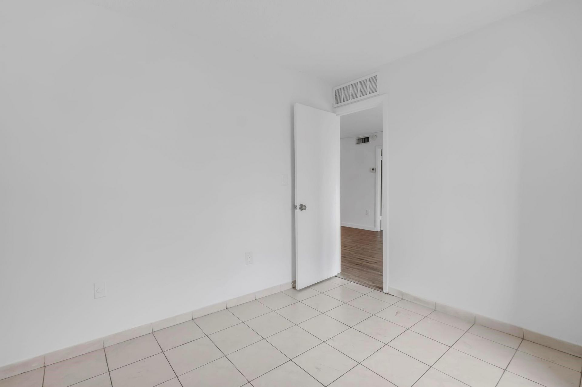 4801 NW 7th Street, Unit 503-16, Miami, FL 33126 Photo