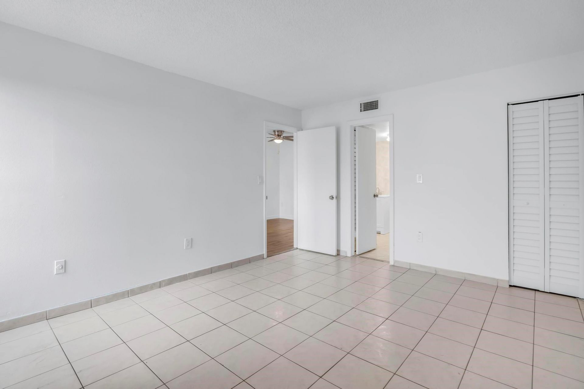 4801 NW 7th Street, Unit 503-16, Miami, FL 33126 Photo