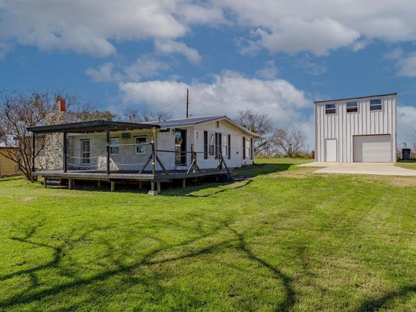 110 Lakewood DR, Burnet, TX 78611