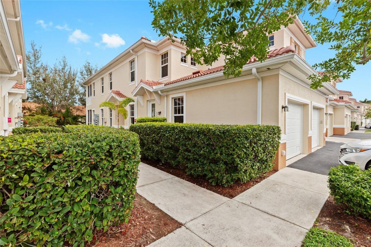 240 W End Drive, Unit 311, Punta Gorda, FL 33950 Photo