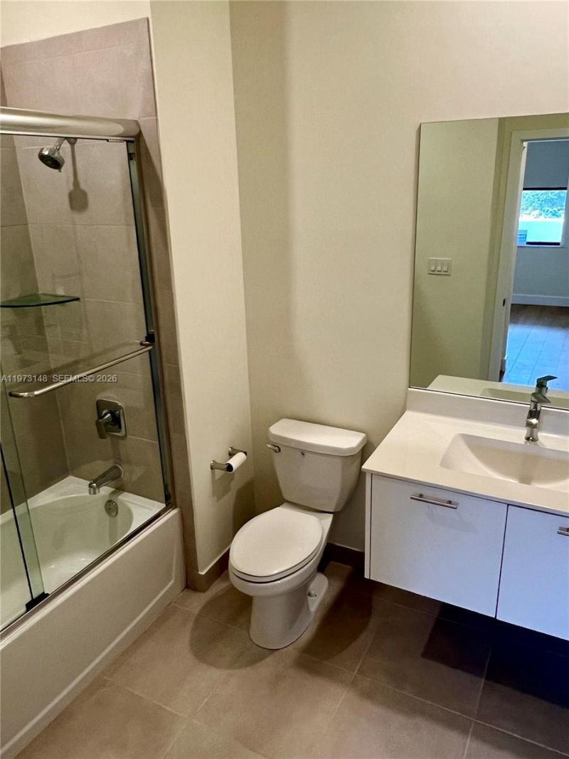 8031 NW 104th Ave , Unit 22, Doral, FL 33178 Photo