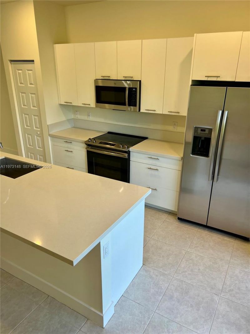 8031 NW 104th Ave , Unit 22, Doral, FL 33178 Photo