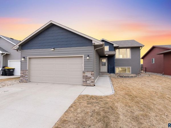 9320 W Colton St, Sioux Falls, SD 57106