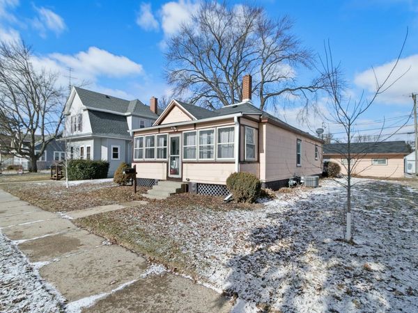 131 E Carroll Street, Portage, WI 53901