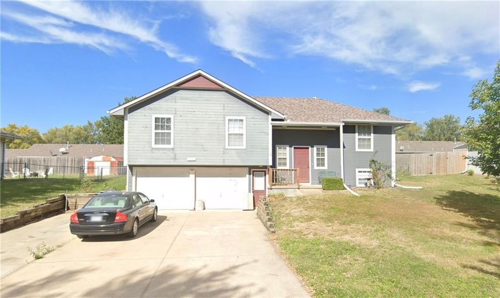 505 Quail Creek Drive, Odessa, MO 64076 Main Photo