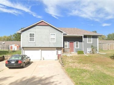 505 Quail Creek Drive, Odessa, MO 64076