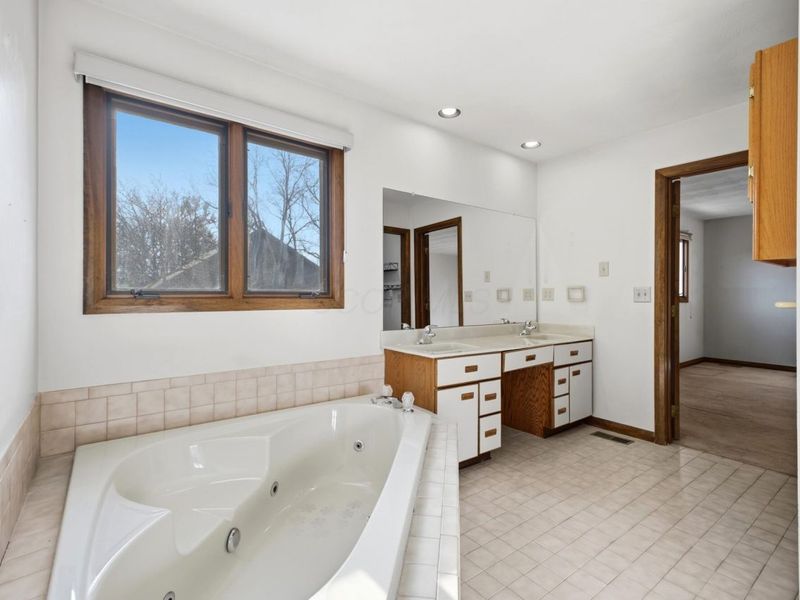 3780 Pine Ridge Drive, Lewis Center, OH 43035 Photo 27