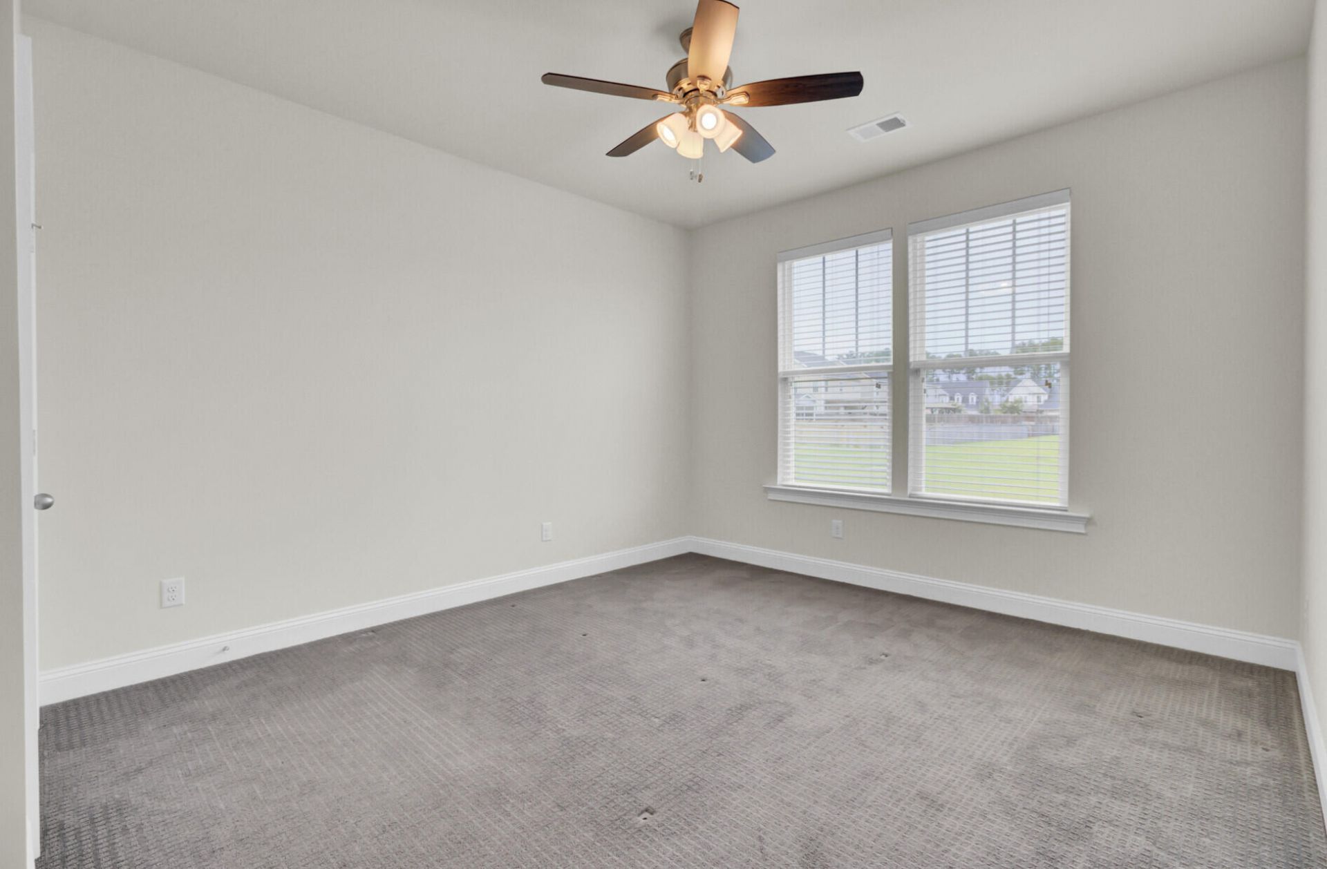 461 Spectrum Road Photo 27