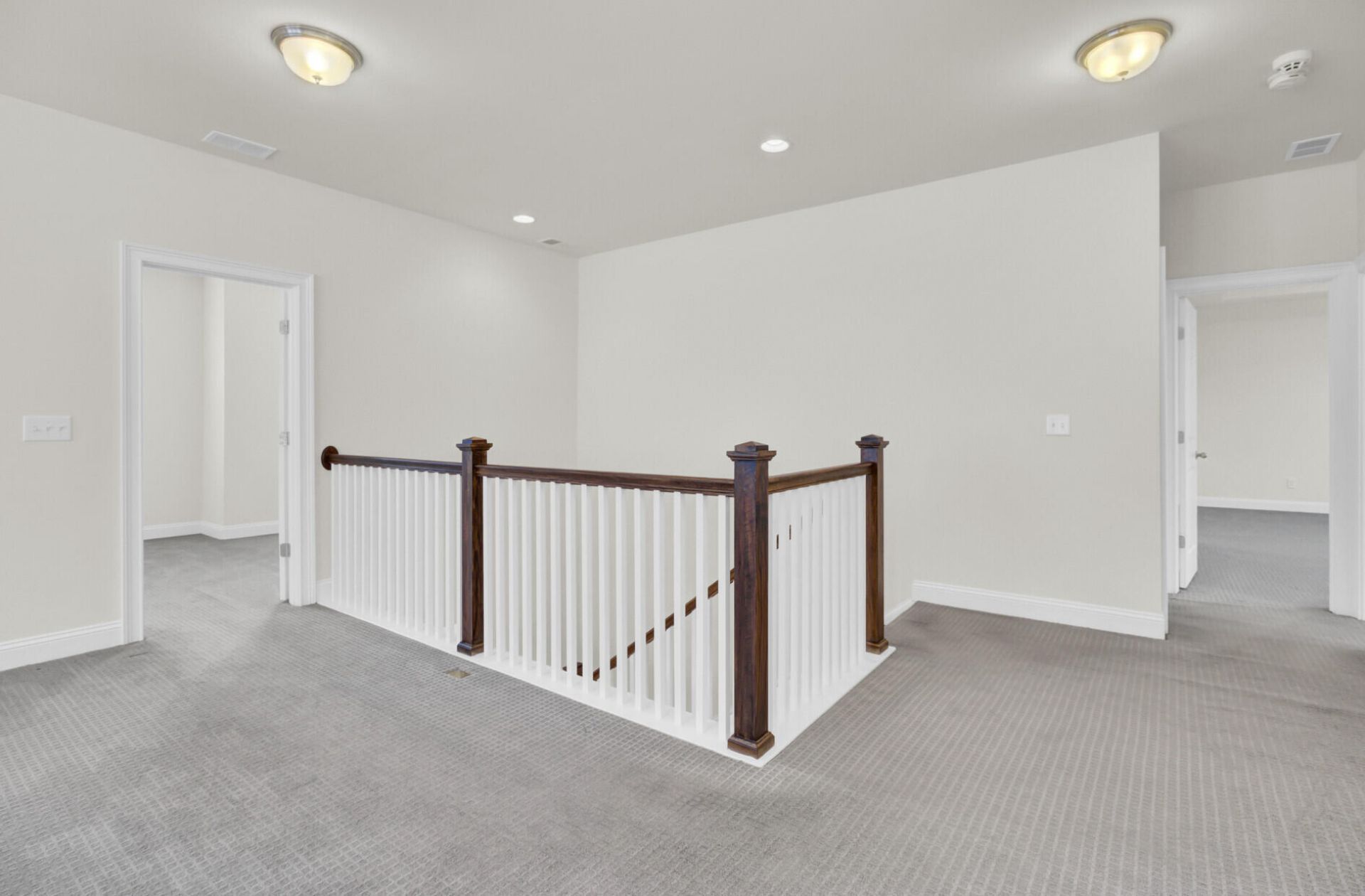 461 Spectrum Road Photo 32