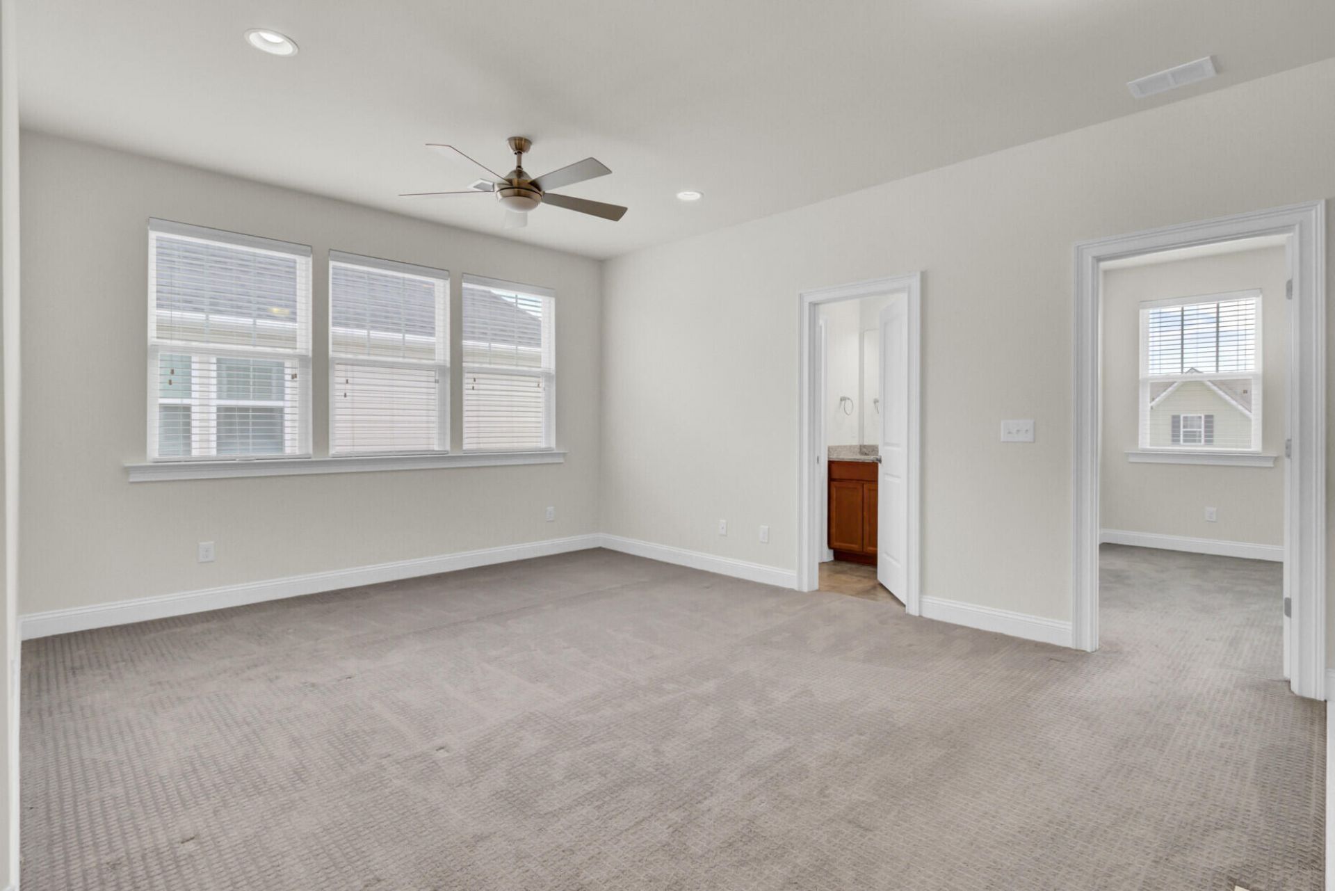 461 Spectrum Road Photo 33