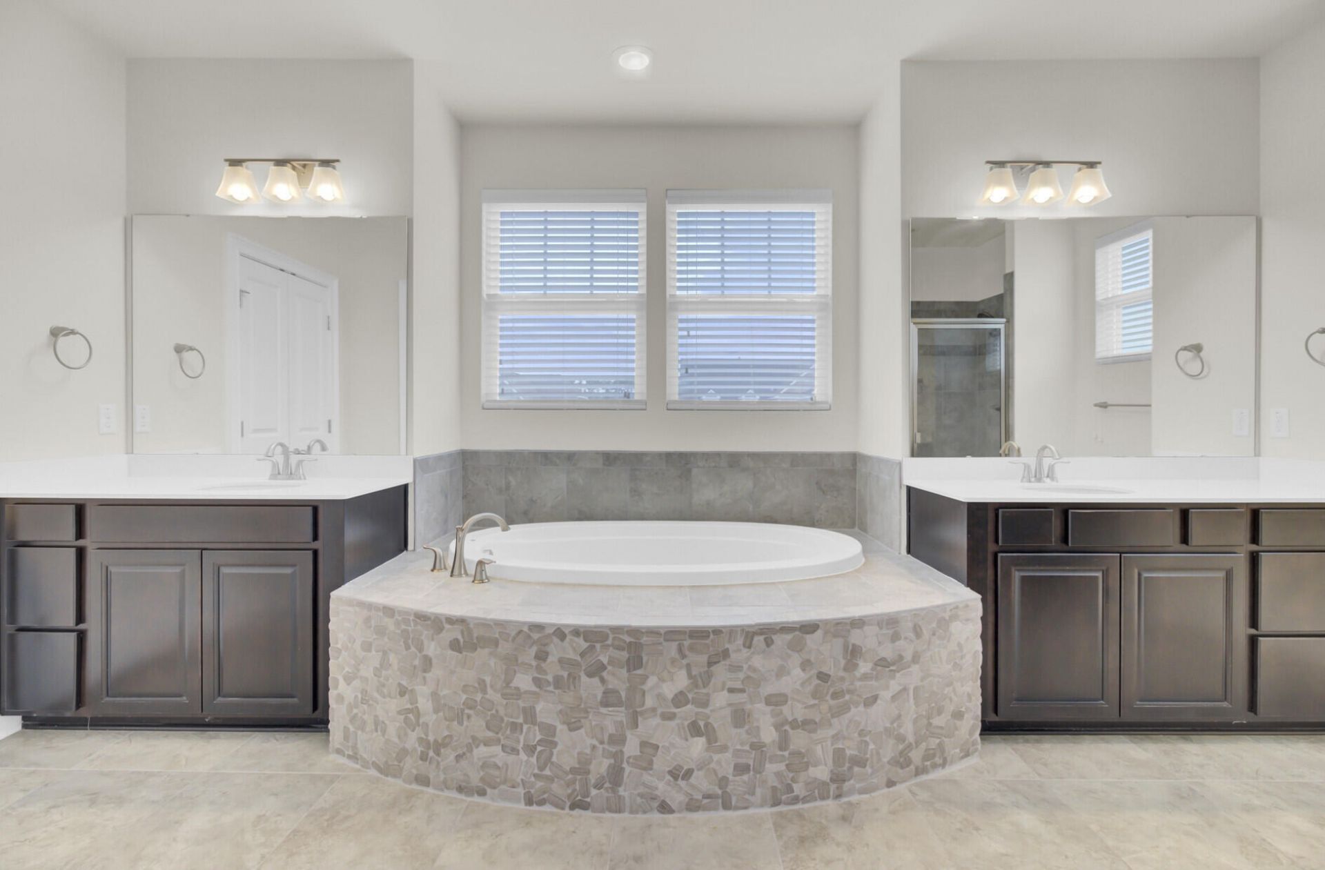 461 Spectrum Road Photo 38