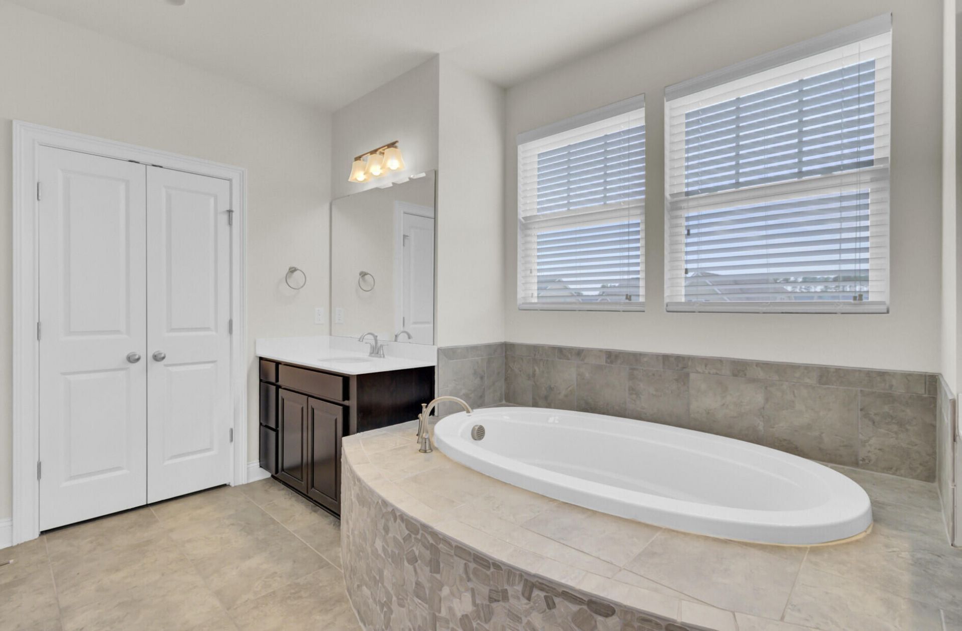 461 Spectrum Road Photo 39