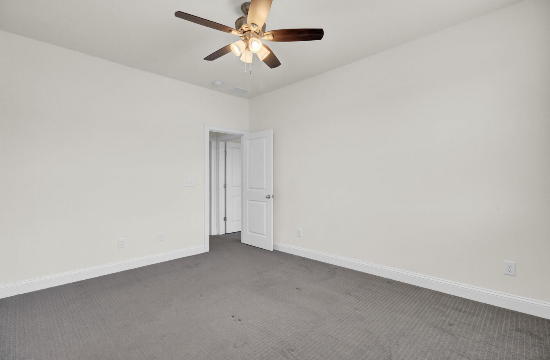 461 Spectrum Road Photo 46