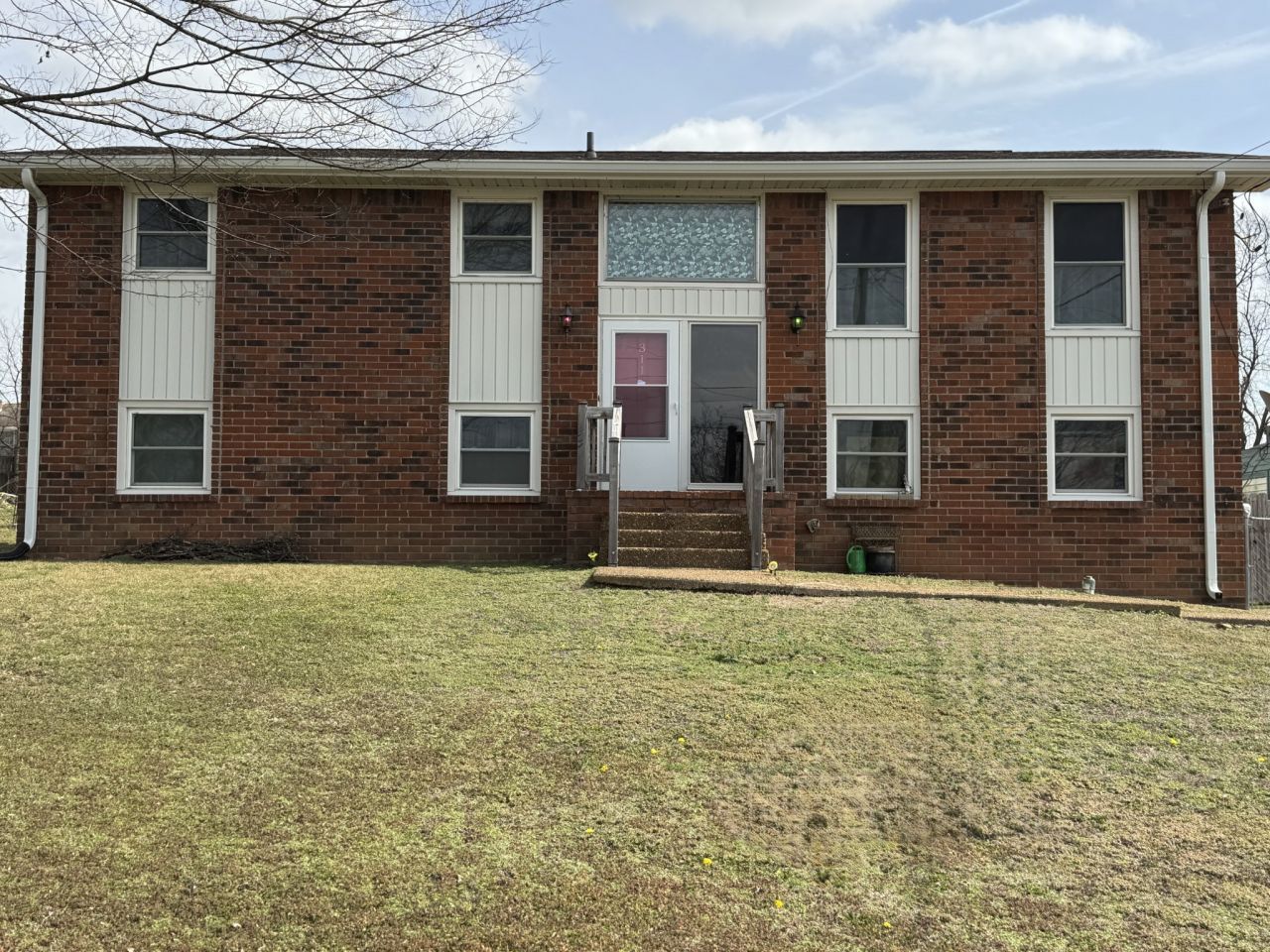 311 Donna Dr Hendersonville, TN 37075