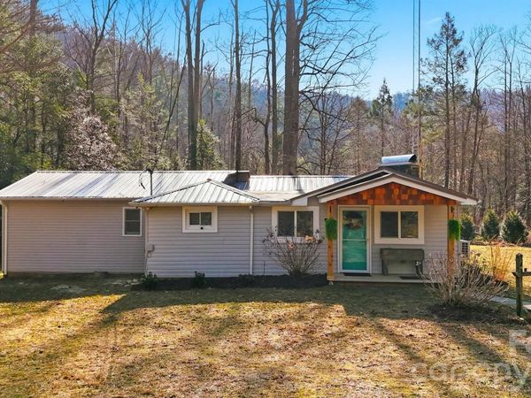 7495 Laurel Street , Collettsville, NC 28611