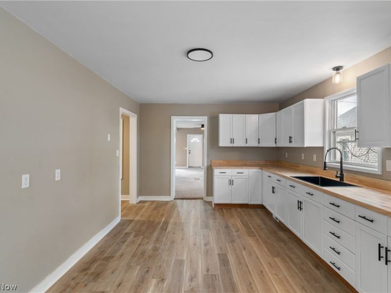 75 W Dartmore Avenue, Akron, OH 44301 Photo 14