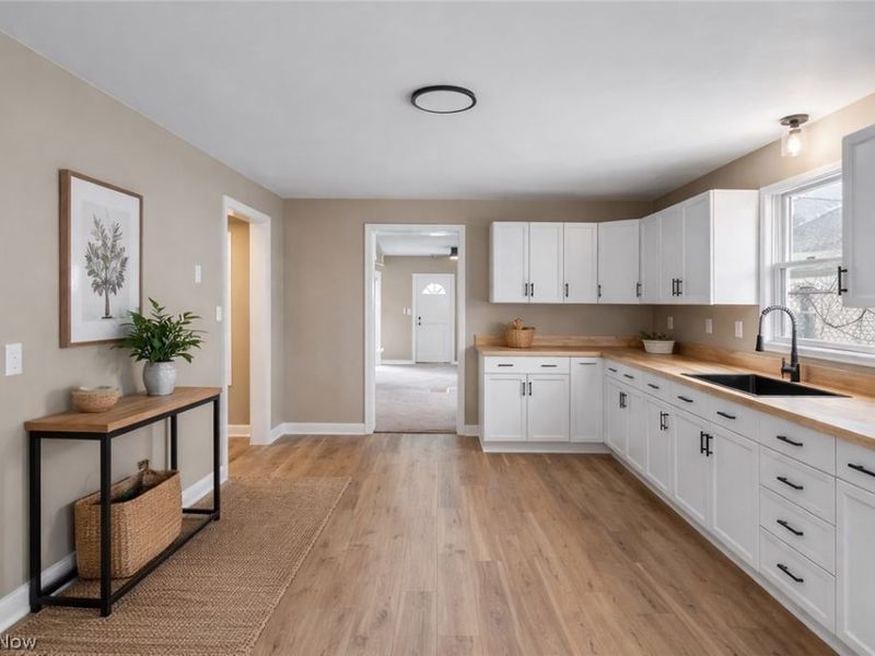 75 W Dartmore Avenue, Akron, OH 44301 Photo 15