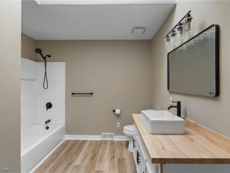 75 W Dartmore Avenue, Akron, OH 44301 Photo 18