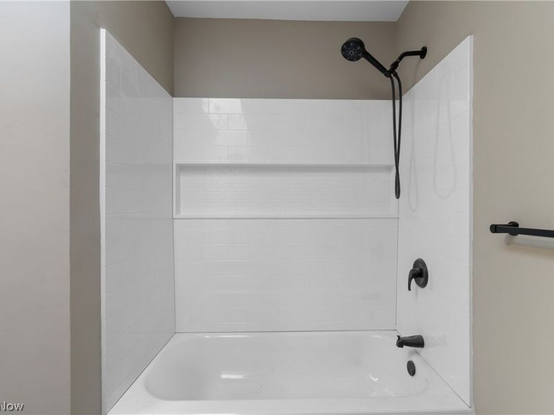 75 W Dartmore Avenue, Akron, OH 44301 Photo 20