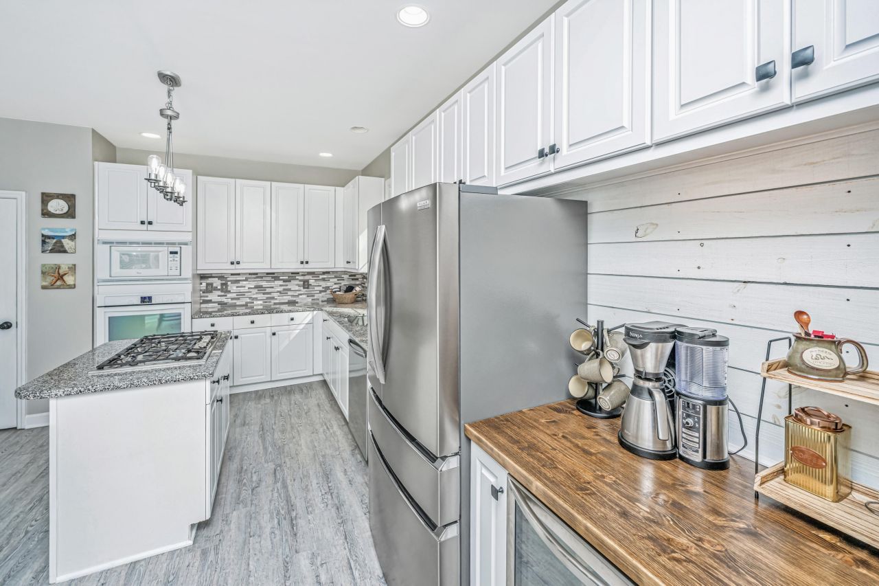 1702 William Hapton Way Photo 10