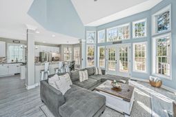 1702 William Hapton Way photo 4