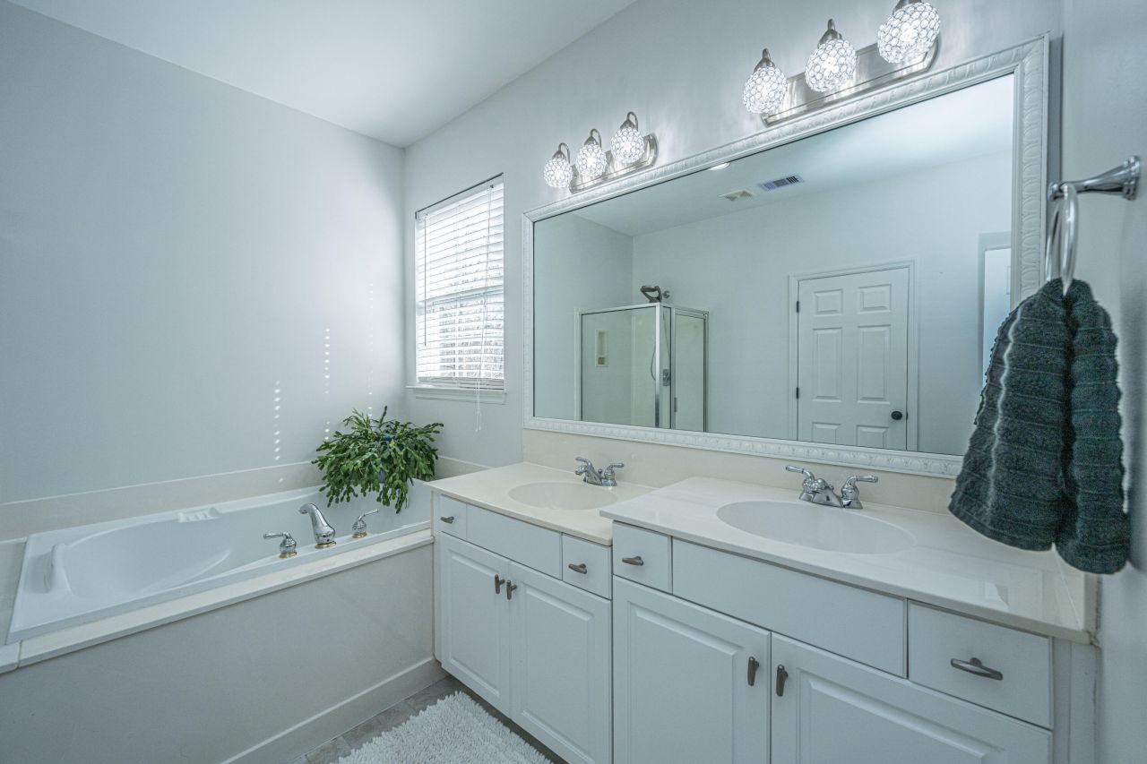 1702 William Hapton Way Photo 31