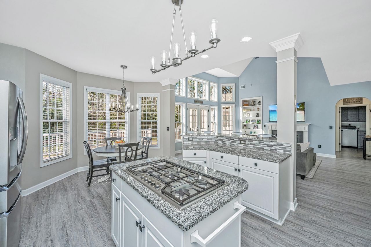 1702 William Hapton Way Photo 5