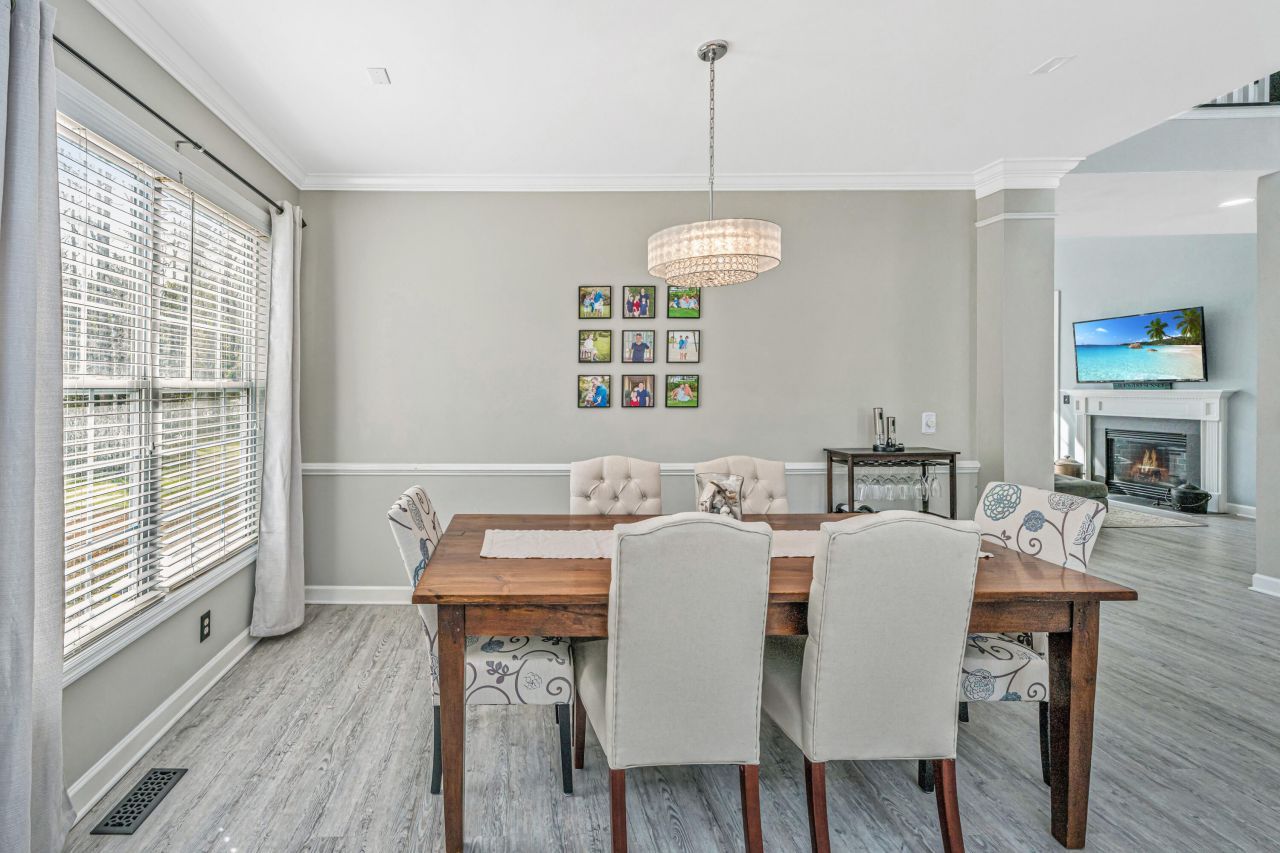 1702 William Hapton Way Photo 8