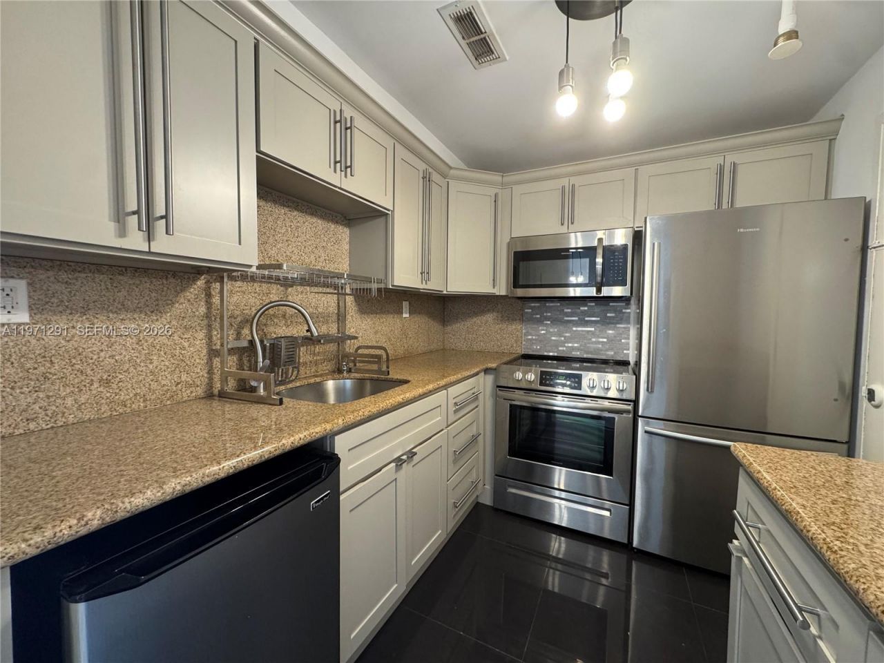 1200 West Ave , Unit 315, Miami Beach, FL 33139 Photo