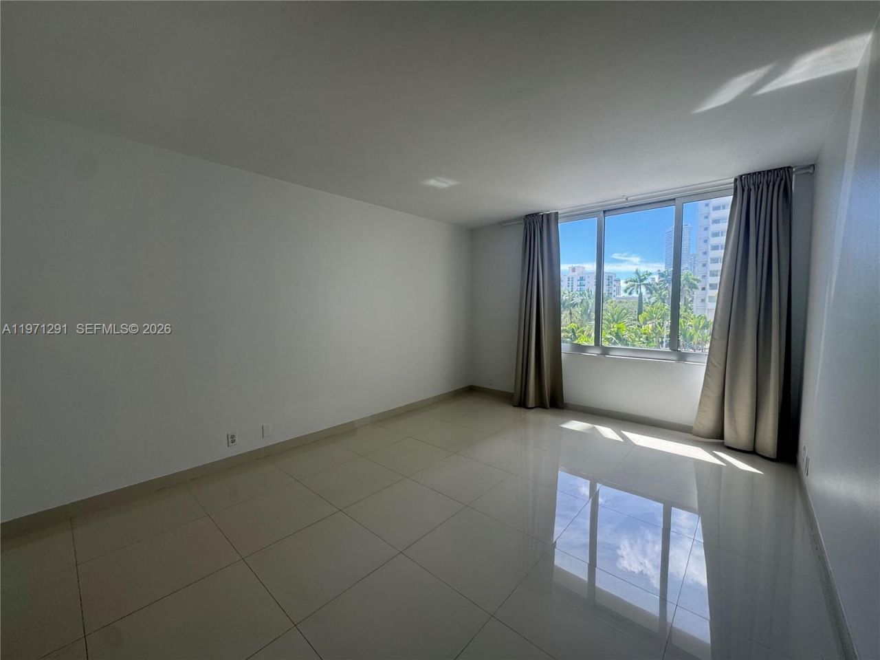 1200 West Ave, Unit 315, Miami Beach, FL 33139 Photo