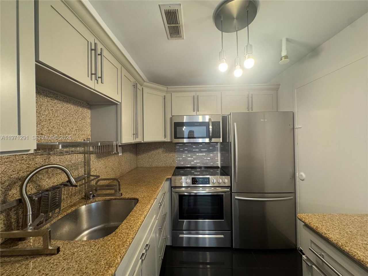 1200 West Ave, Unit 315, Miami Beach, FL 33139 Photo