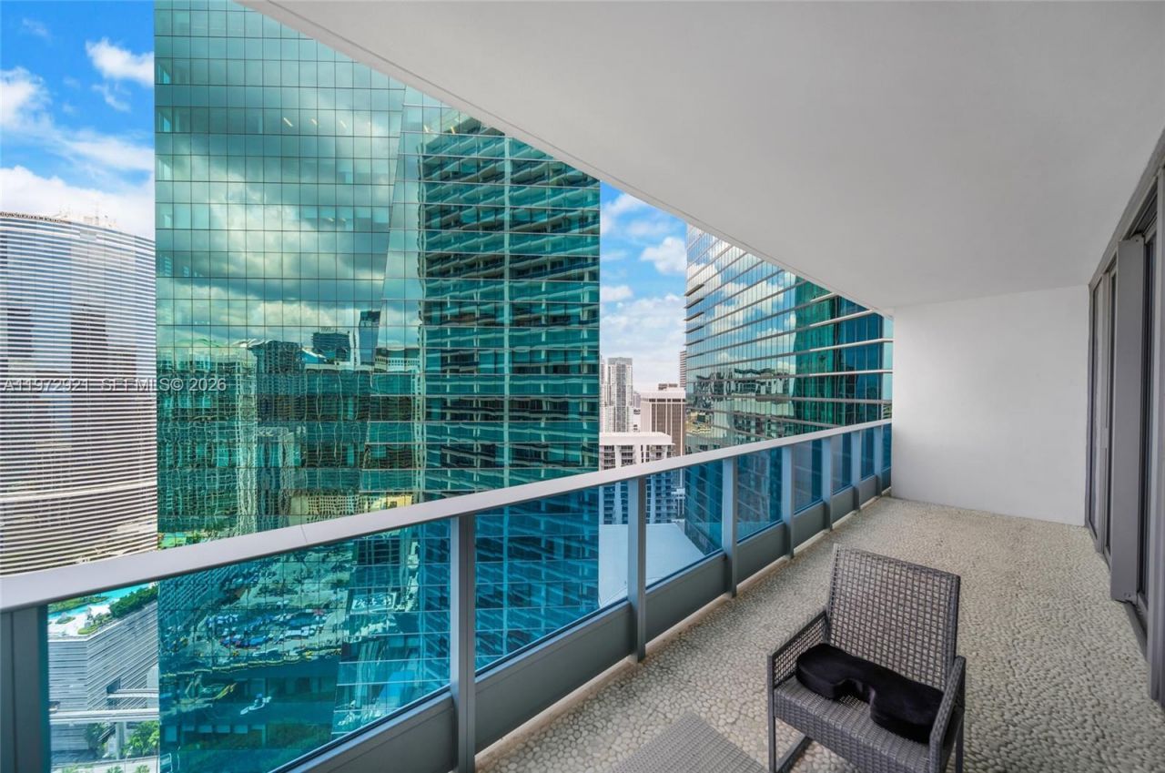 200 Biscayne Boulevard Way , Unit 3811, Miami, FL 33131 Photo