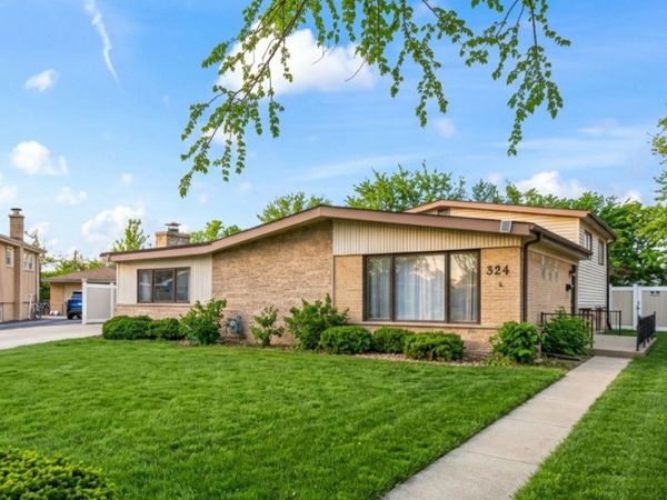 324 Warren Road, Glenview, IL 60025